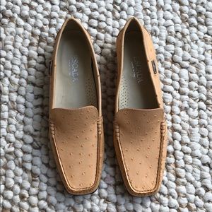Escada handmade moccasin